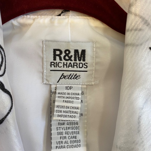 Sheer-Sleeved Women’s Blazer - Picture 3 of 8